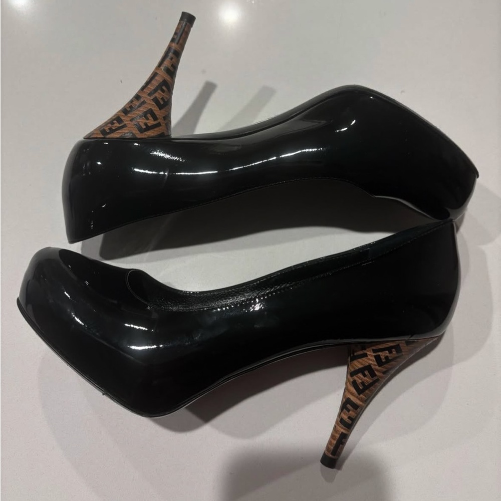 Vintage fendi pumps